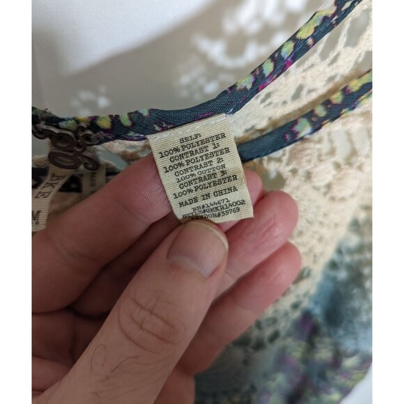 Gimmicks by BKE Size M Bohemian Crochet Halter Top High Low Tulle Ombre Tank - Picture 6 of 6